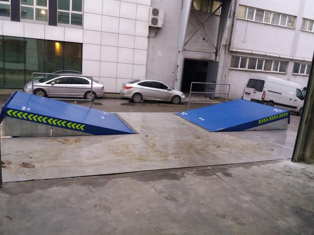 Endüstriyel yükleme rampası uygulaması